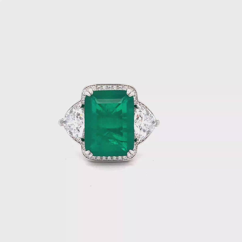ELEGANT 925 STERLING SILVER RING WITH GREEN AND CUBIC ZIRCONIA STONES